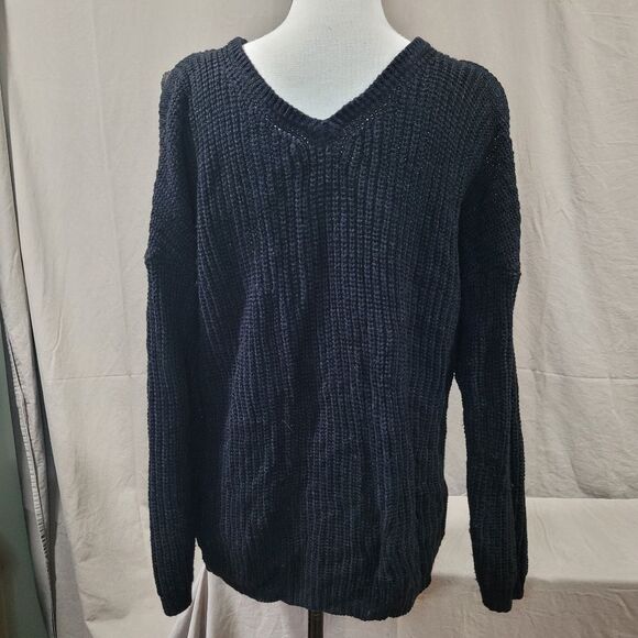 Ambiance apparel size small black knitted cold shoulder sweater - Picture 3 of 5